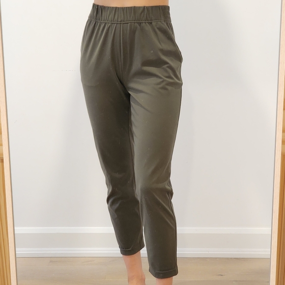 Babaton stretchy green pants size s - Picture 1 of 2